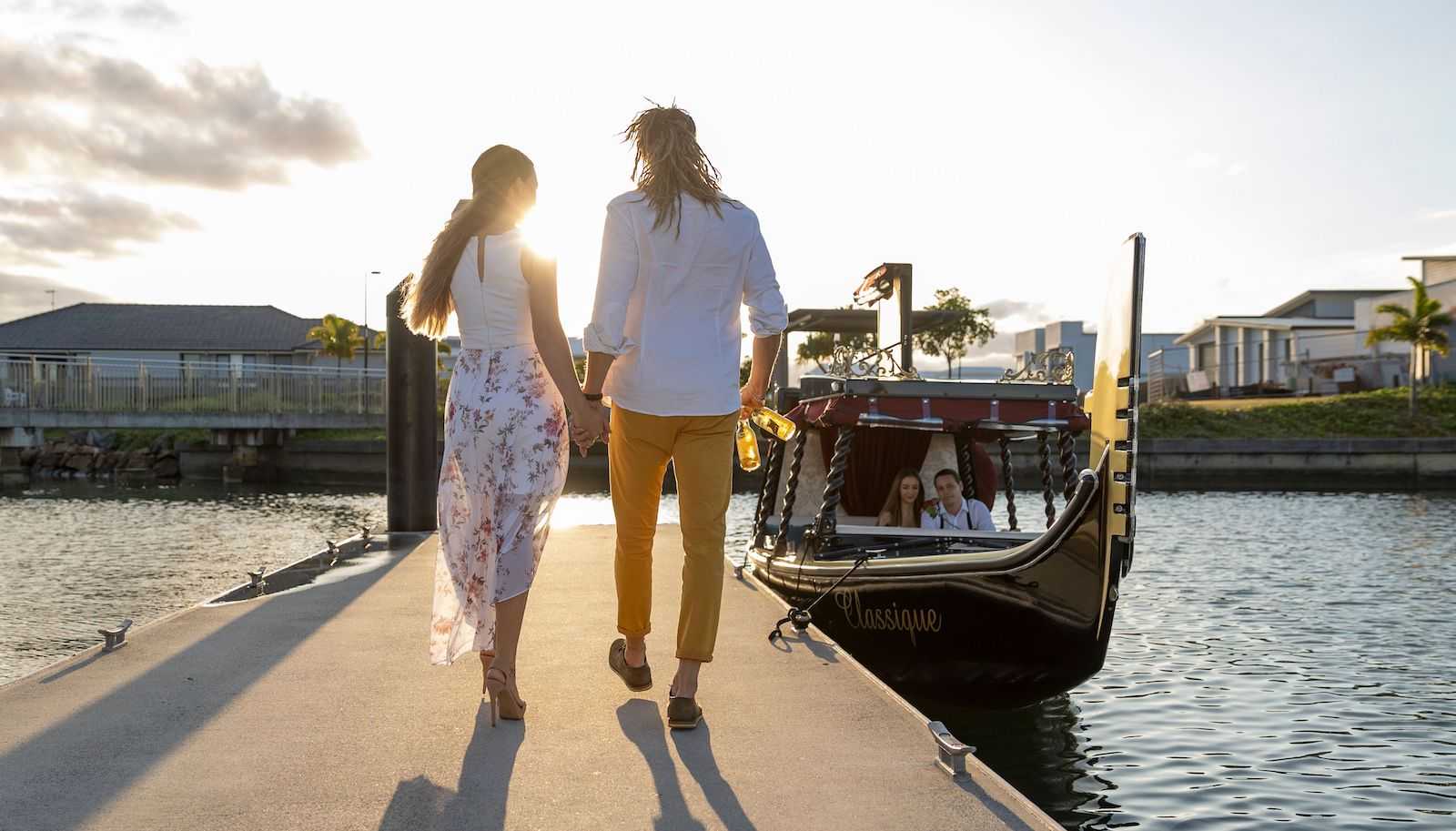 romantic date gondola booking